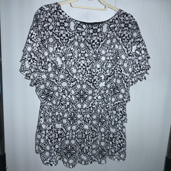 Lane Bryant White Black Tiered Ruffle Sleeve Peplum Blouse Sz 16 v neck lined - Picture 5 of 8